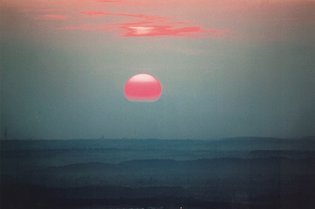 Sonnenaufgang im Bergischen Land aus einem Heißluftballon