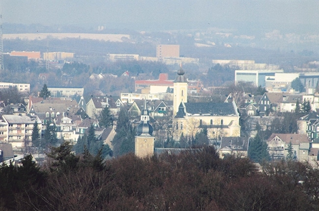 Evangelische Stadtkirche und die katholische Heilig-Kreuz-Kirche